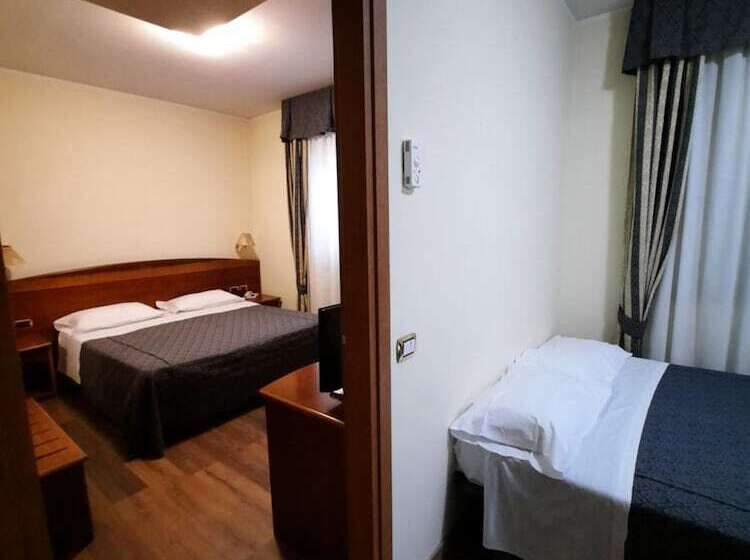 اتاق لوکس, Rossi