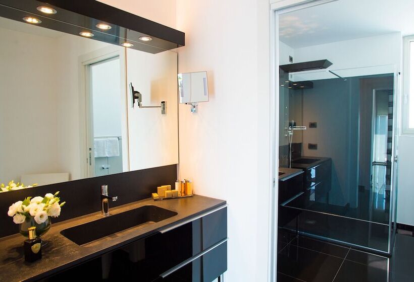 디럭스 주니어 스위트, Rossini