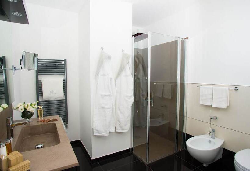 디럭스 주니어 스위트, Rossini