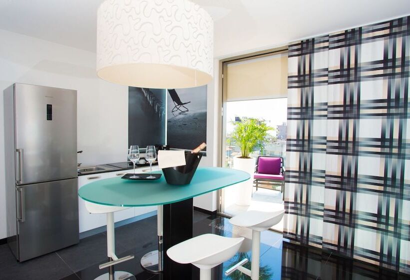 디럭스 스위트 바다 전망, Rossini