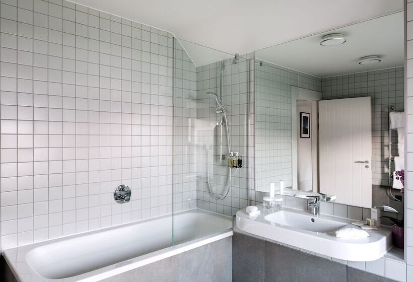 غرفة تنفيذية, The Douglas