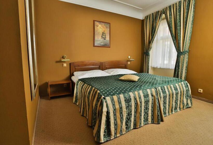 Quarto Estandar, U Schnellu