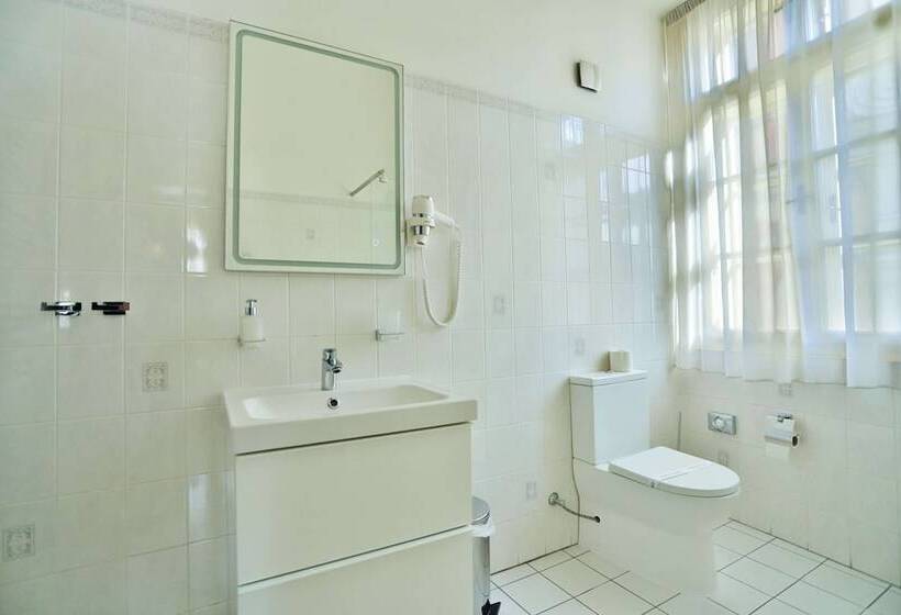 Quarto Estandar, U Schnellu
