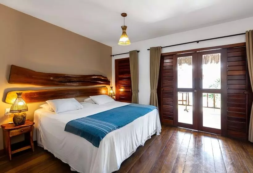 Deluxe Kolmen Hengen Huone, Vila Coqueiros Boutique
