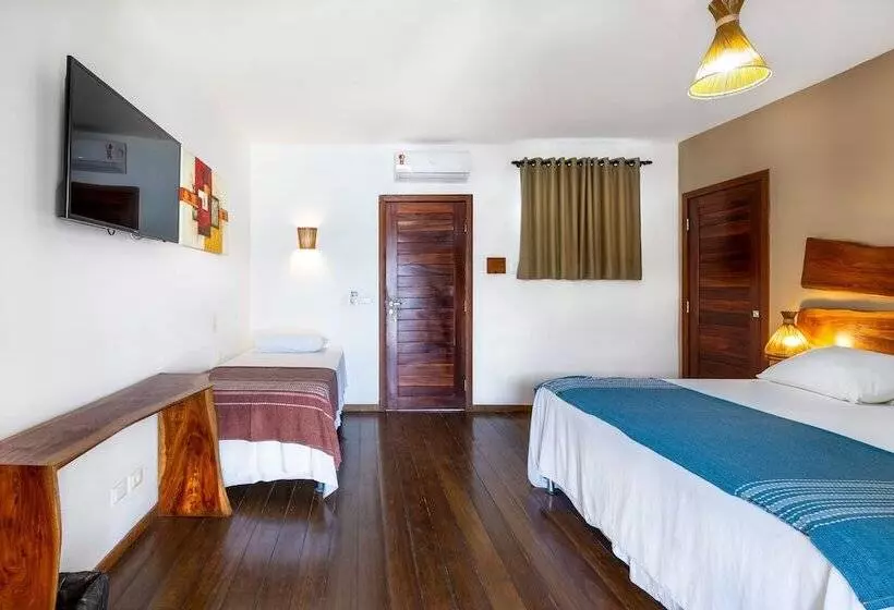Deluxe Kolmen Hengen Huone, Vila Coqueiros Boutique