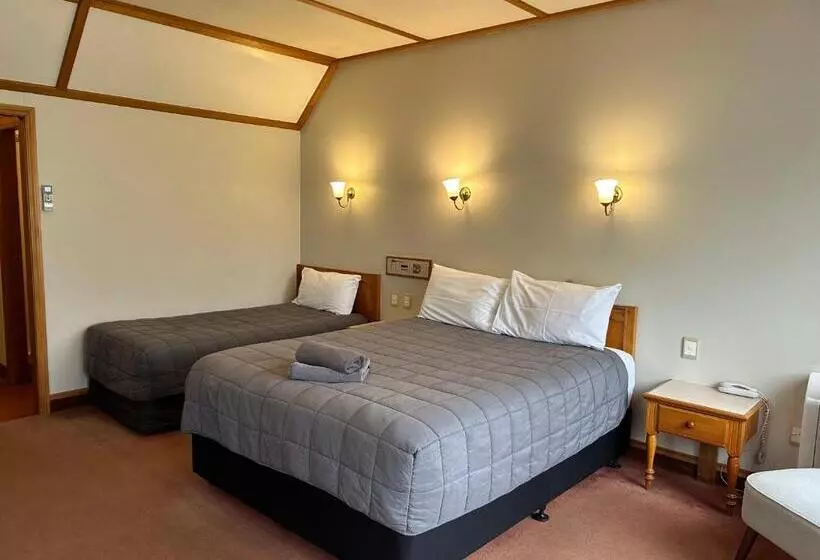 استودیوی استاندارد, Masterton Motor Lodge