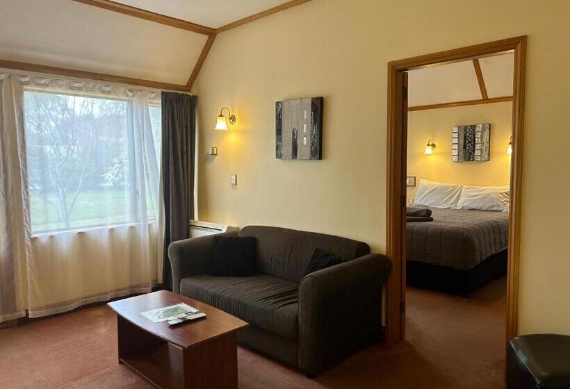 سوییت اجرایی, Masterton Motor Lodge