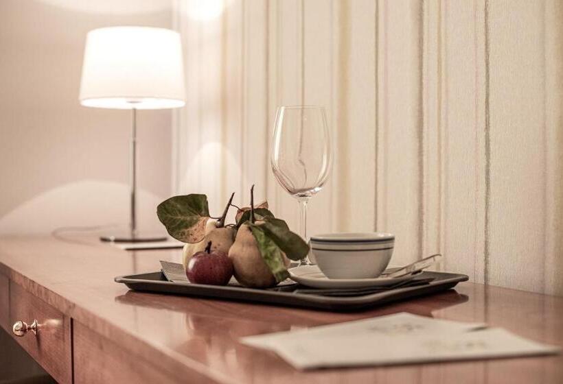 スイート, Pension Křivá