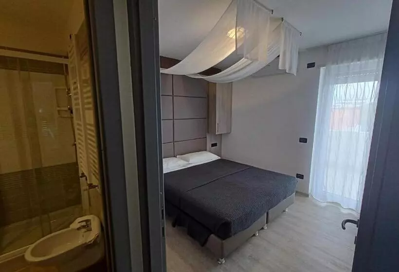 سوییت جونیور با بالکن, Residence Sanremo