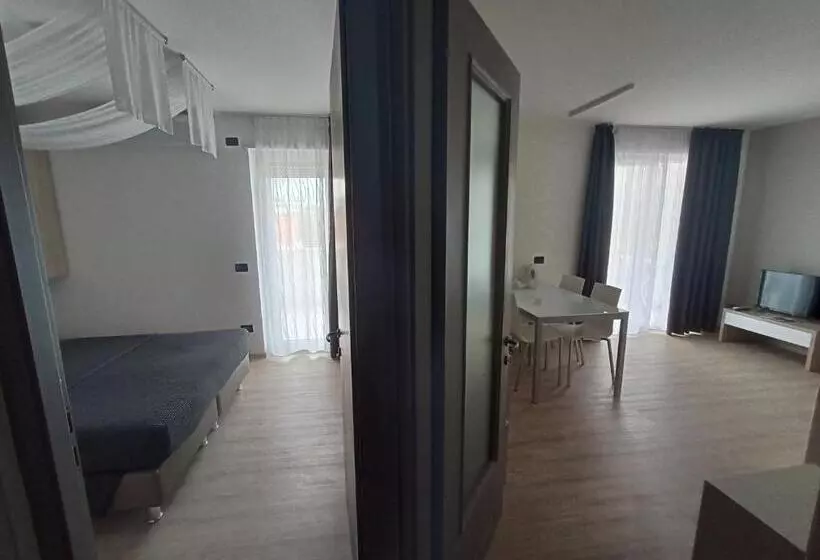 سوییت جونیور با بالکن, Residence Sanremo