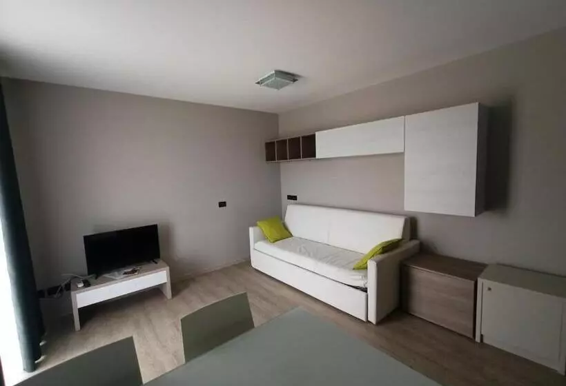 سوییت جونیور با بالکن, Residence Sanremo