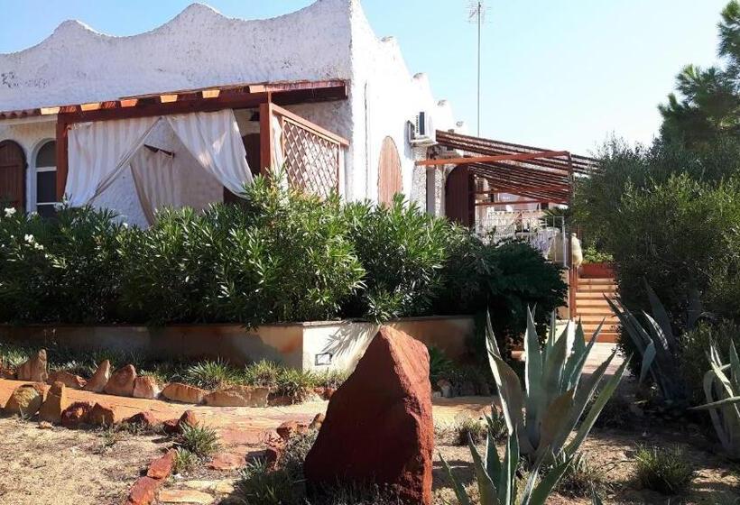 חדר סופריור לשלושה עם נוף לים, Villa Belfiori