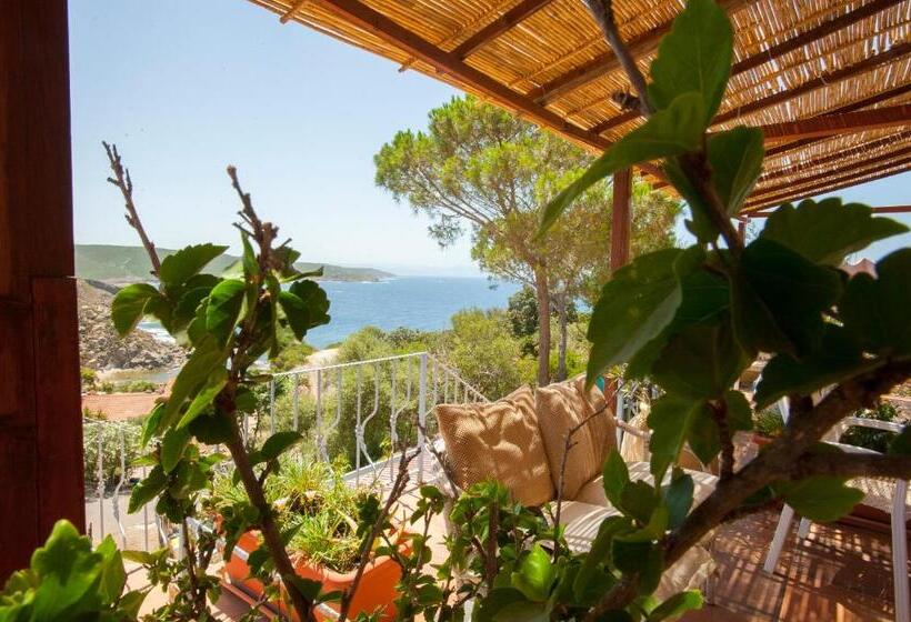 חדר סטנדרט לארבעה נוף לים, Villa Belfiori