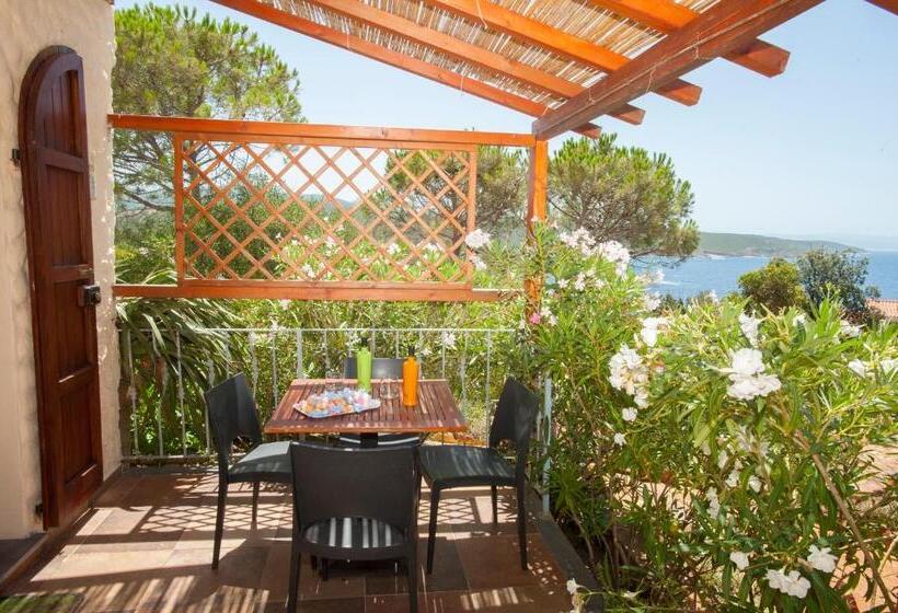 חדר סטנדרט לארבעה נוף לים, Villa Belfiori