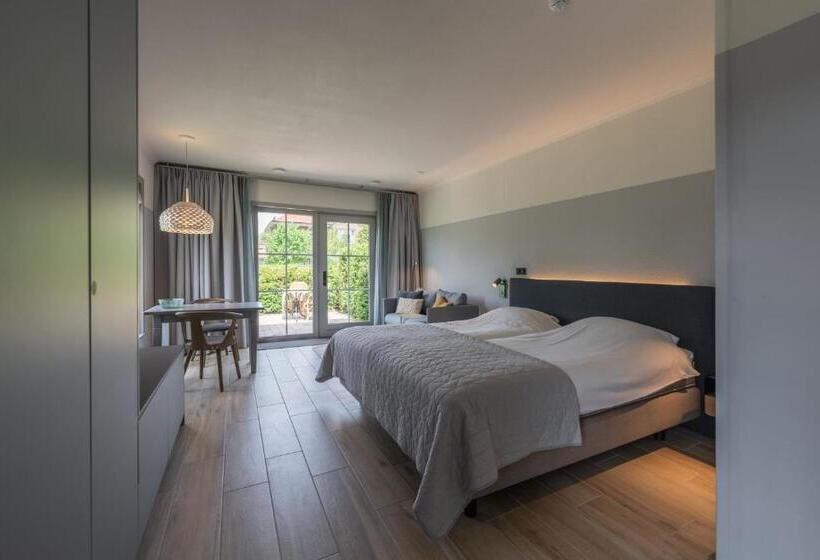 스탠다드 스튜디오, Villa Magnolia