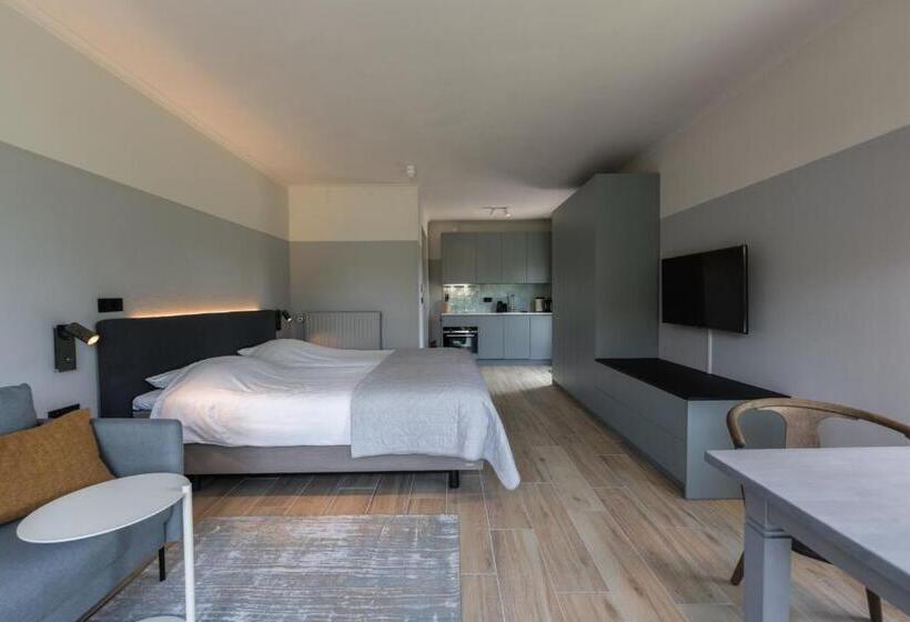 스탠다드 스튜디오, Villa Magnolia