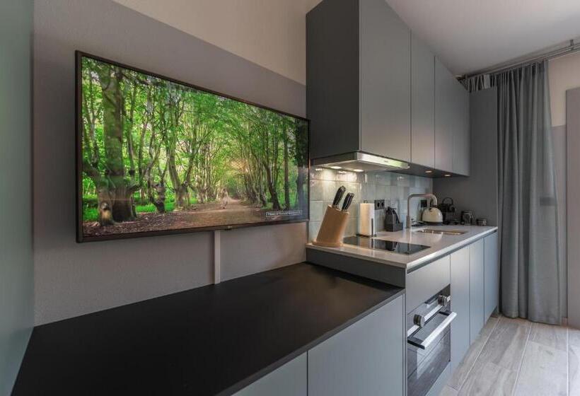 베이직 스튜디오, Villa Magnolia