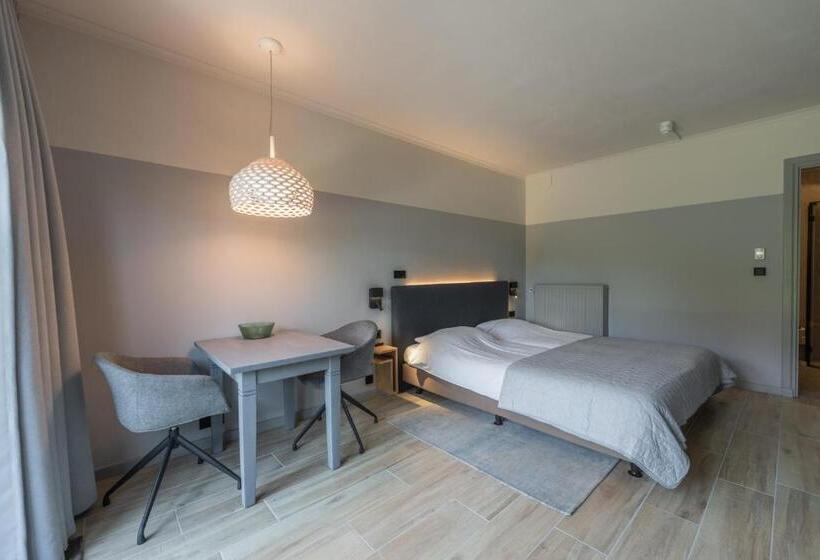 베이직 스튜디오, Villa Magnolia