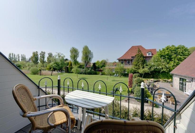 Студио Базик, Villa Magnolia