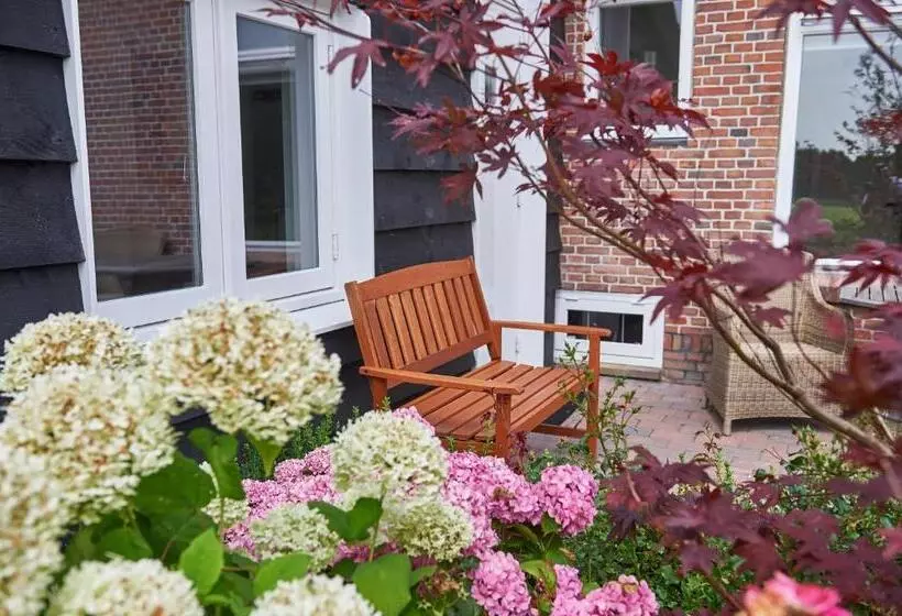 Sviitti Puutarhanäkymä, Villa Magnolia