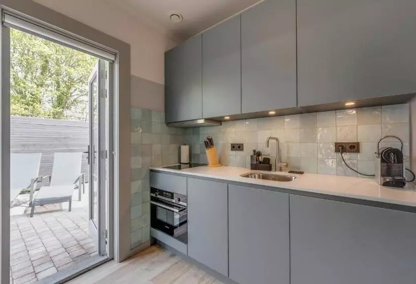 Standard-studio, Villa Magnolia