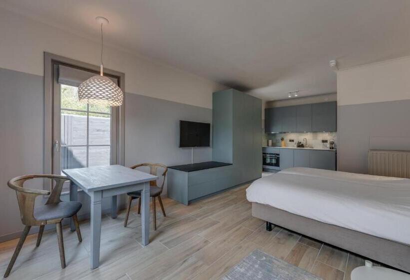 스탠다드 스튜디오, Villa Magnolia