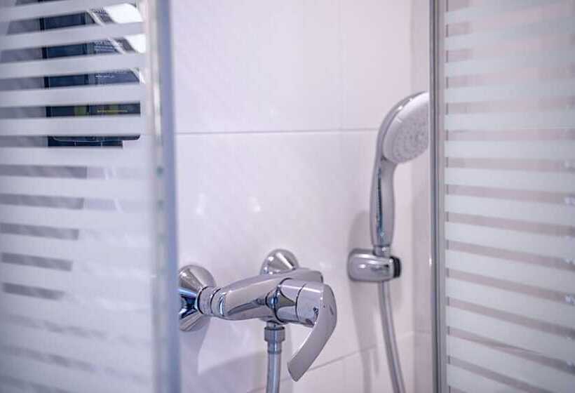 اتاق استاندارد سه نفره, Ibis Budget Reims Parc Des Expositions