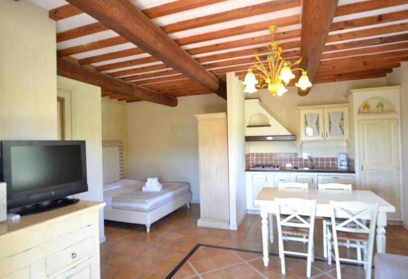استودیوی استاندارد, Residence Borgo Felciaione