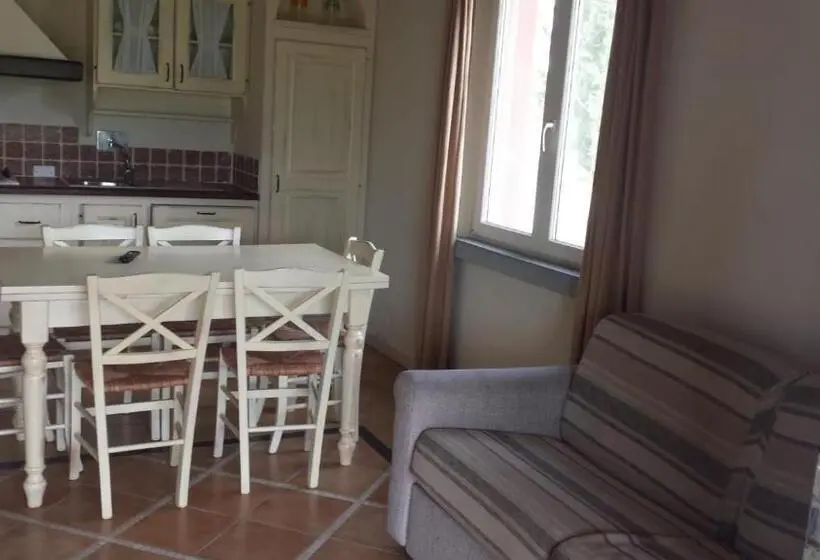 スタンダードスタジオ, Residence Borgo Felciaione