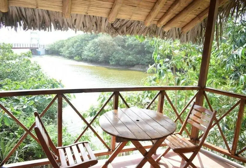 Quarto deluxe vista mar com balcao, Bambú