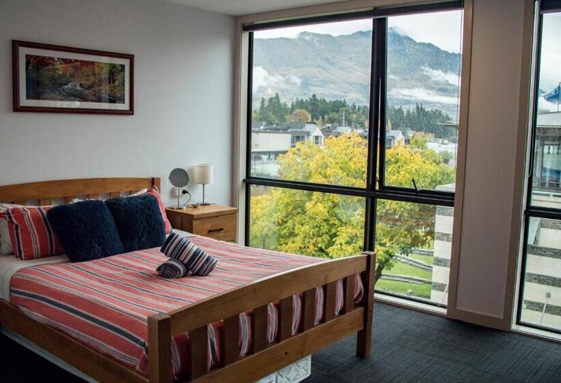 اتاق استاندارد, Adventure Q2 Hostel