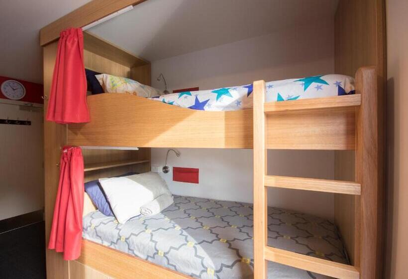 تختخواب در اتاق مشترک, Adventure Q2 Hostel