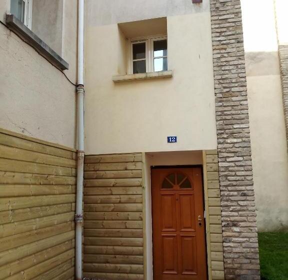 Apartament 1 Sypialnia, L écluse