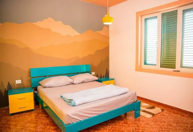 اتاق استاندارد با بالکن, Our Way Guest House & Hostel