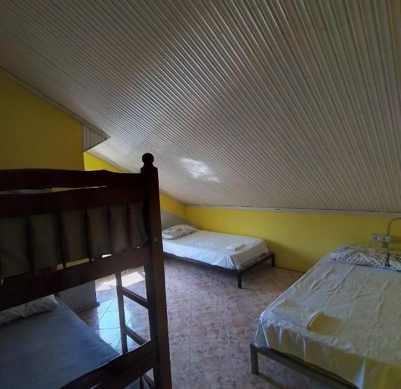 이코노미 룸, Our Way Guest House & Hostel
