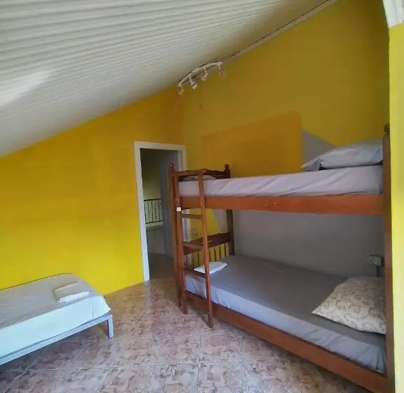اتاق اکونومی, Our Way Guest House & Hostel