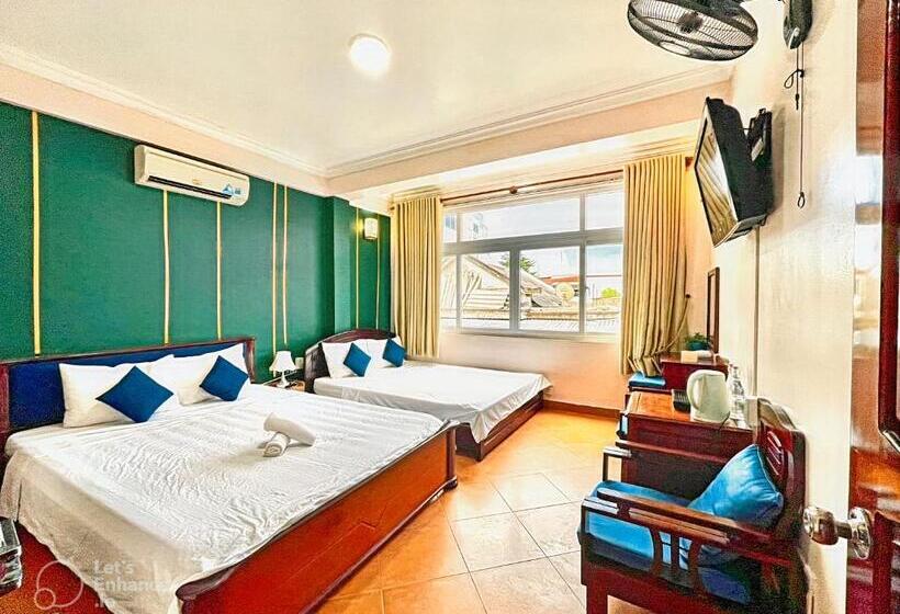 اتاق استاندارد سه نفره, Hue Pink Lotus