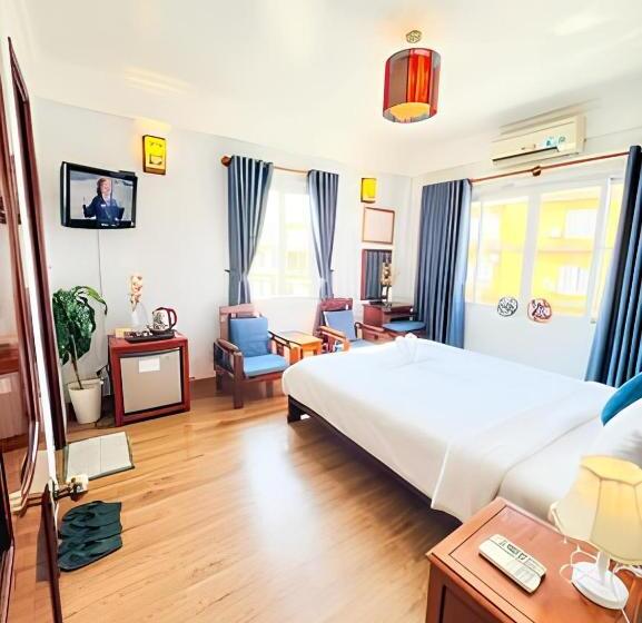 اتاق لوکس, Hue Pink Lotus