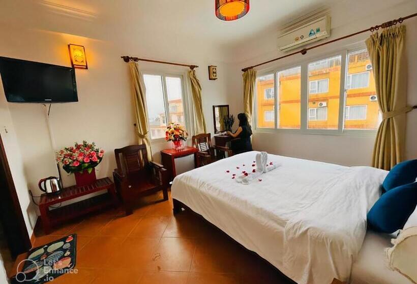 اتاق لوکس, Hue Pink Lotus