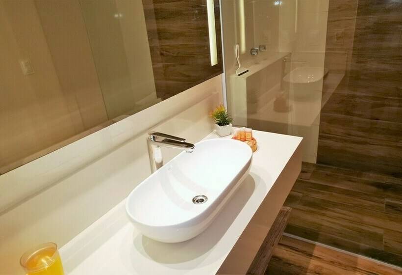 سوییت, Seaflats Iate Plaza