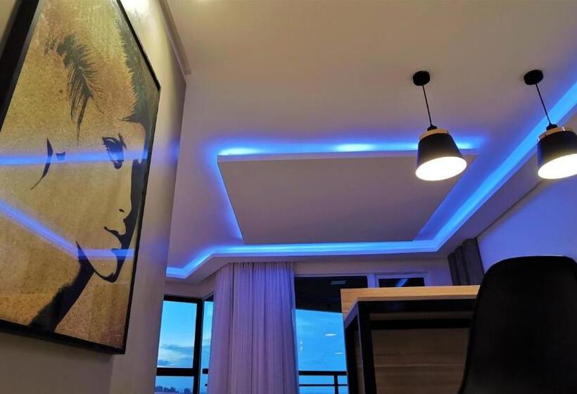 سوییت, Seaflats Iate Plaza