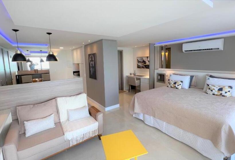 سوئیت پریمیوم, Seaflats Iate Plaza