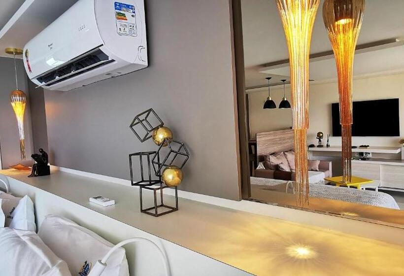 سوییت لوکس, Seaflats Iate Plaza