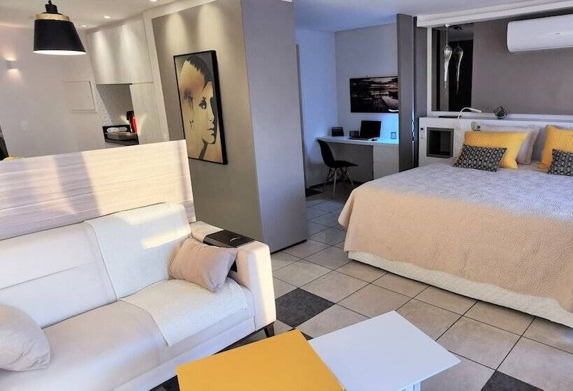 سوییت, Seaflats Iate Plaza