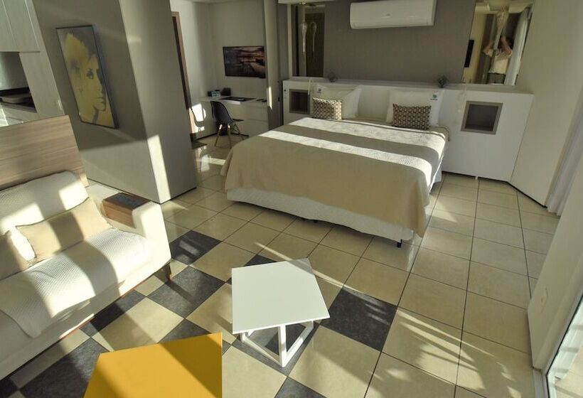 سوییت, Seaflats Iate Plaza