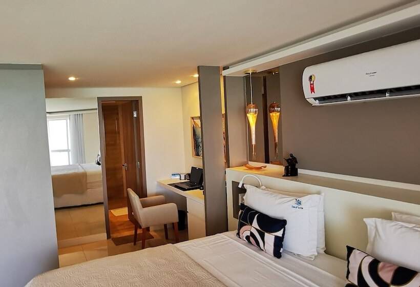 سوییت لوکس, Seaflats Iate Plaza