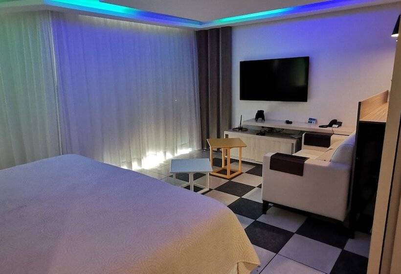 سوییت, Seaflats Iate Plaza