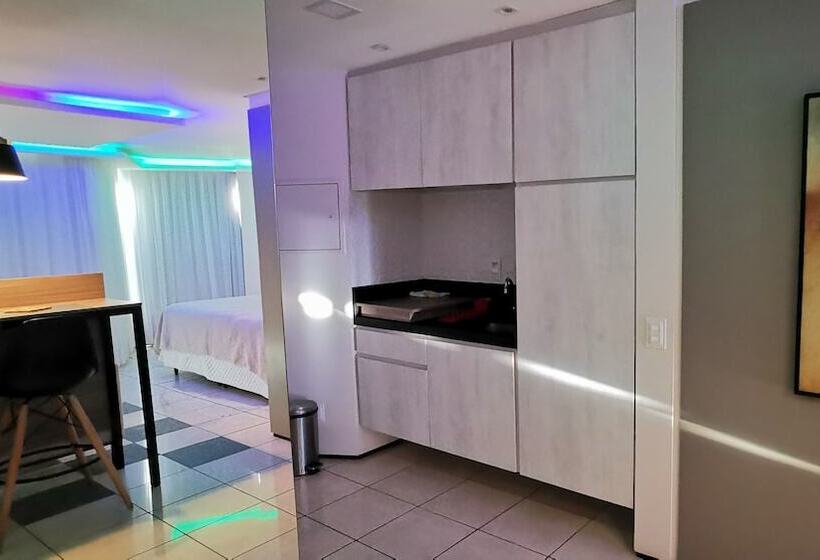 سوییت, Seaflats Iate Plaza