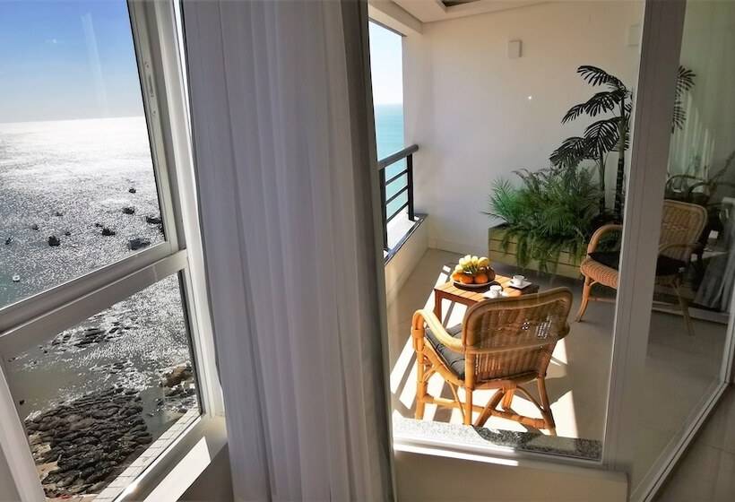 سوییت لوکس, Seaflats Iate Plaza