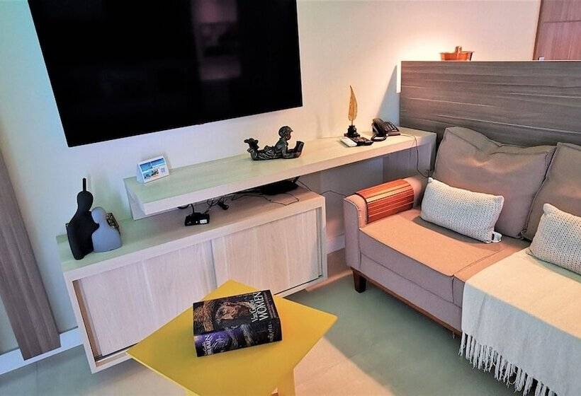 سوییت لوکس, Seaflats Iate Plaza